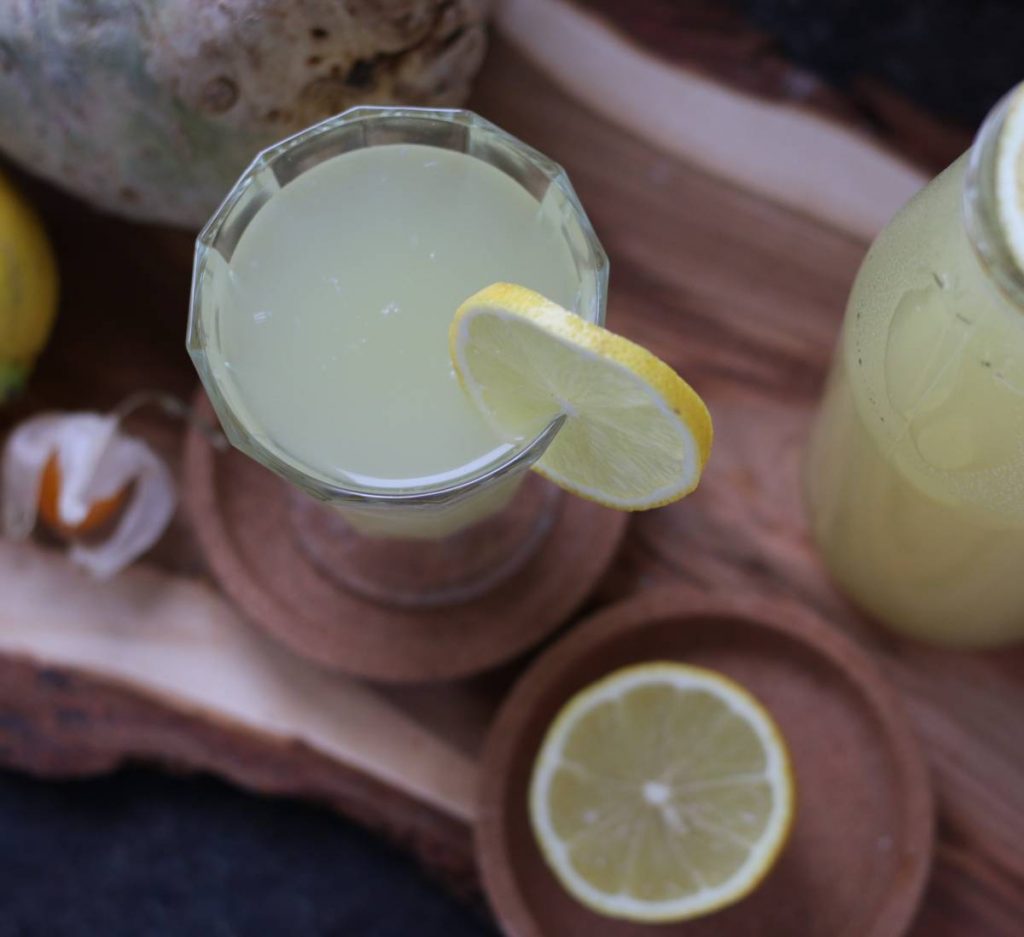 Bezalkoholni vitaminski koktel - napitak od celera i limuna