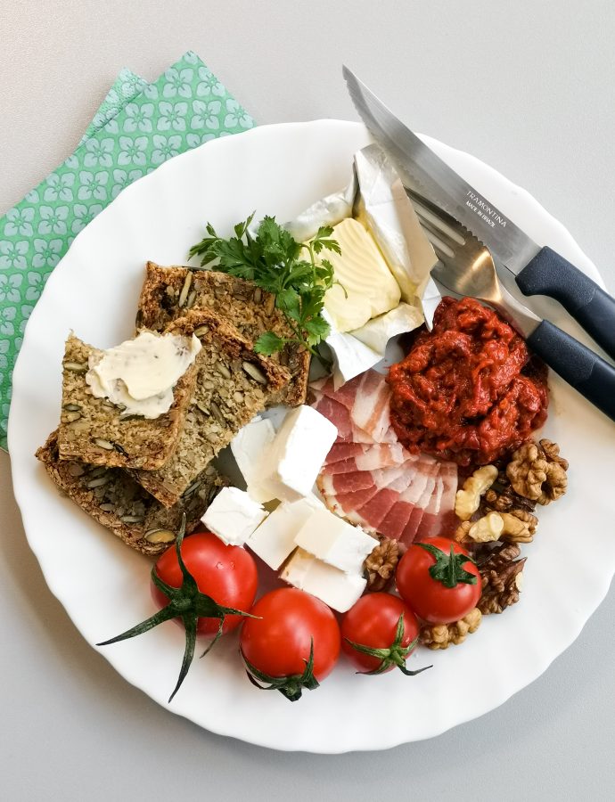 Birajmo zdravije LCHF hljeb – posni LCHF hljeb sa ovsenim mekinjama i sjemenkama